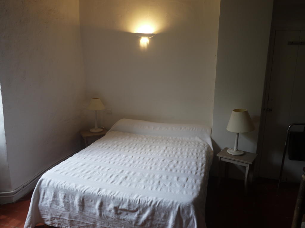 Auberge Des Seguins Buoux الغرفة الصورة