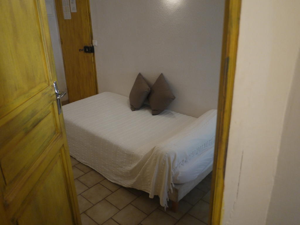 Auberge Des Seguins Buoux الغرفة الصورة