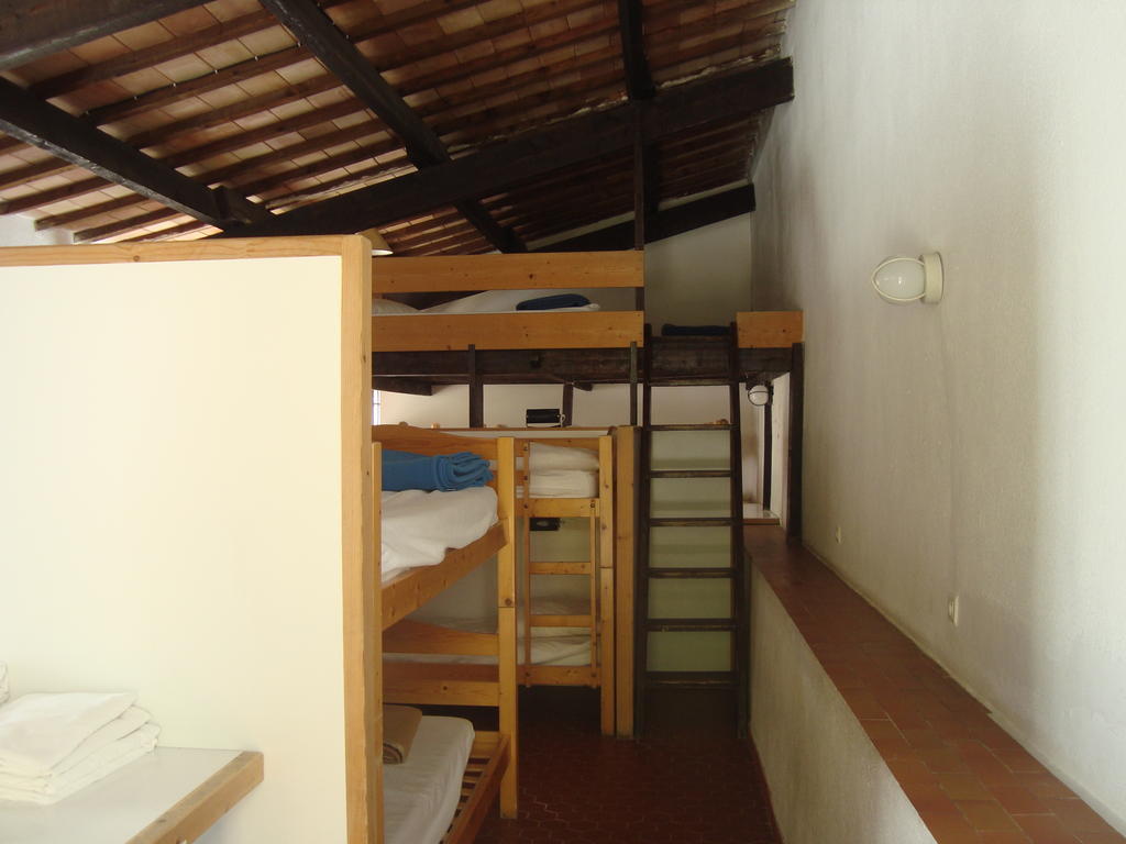 Auberge Des Seguins Buoux الغرفة الصورة
