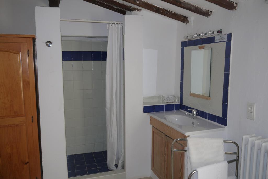 Auberge Des Seguins Buoux الغرفة الصورة